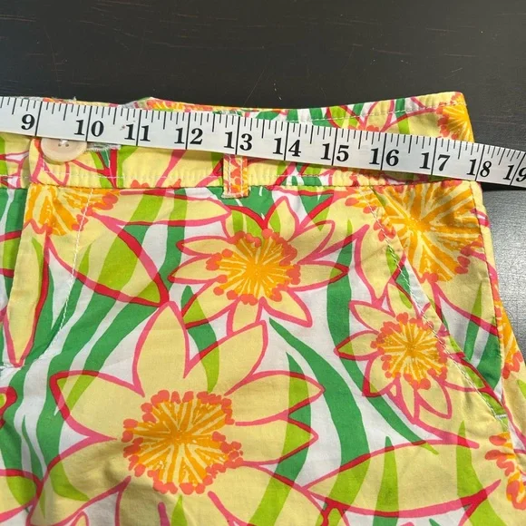 Lilly Pulitzer Callahan High Rise Shorts Womens Size 10 Preppy Daffodil Floral - Picture 3 of 6